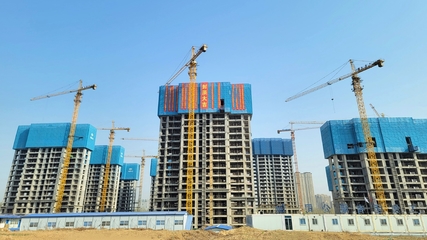 中冶天工承建滨州康怡小区安置区工程首栋单体封顶，景观工程同步推进助力美好家园建设